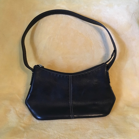 ✨HOST PICK✨ Fossil black leather purse - Picture 2 of 9